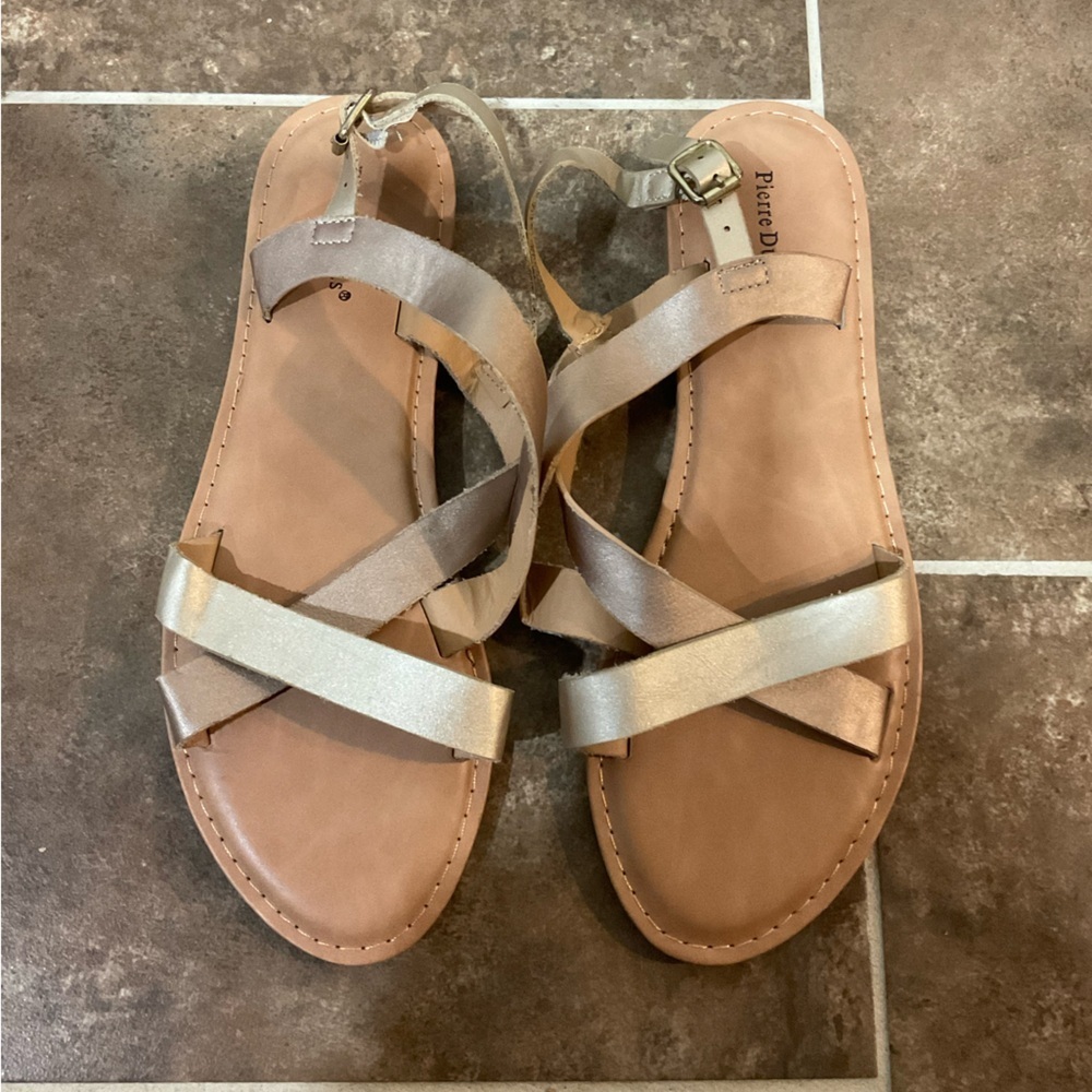 NWOT Pierre Dumas Target Two Tone Gold Rose Gold Sandals Size 9